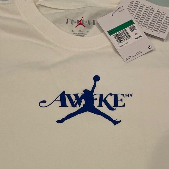 NWT Nike Awake Air Jordan White T-shirt Large or XL New $60 Deal Athletic - Picture 14 of 15